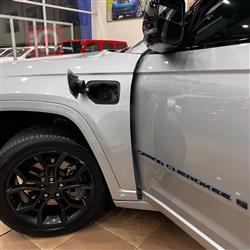 جیپ گراند شیرۆکی